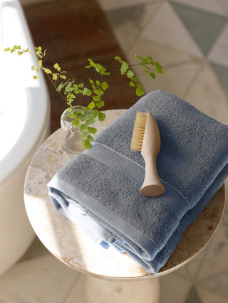 Luxe Hand Towels.