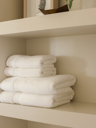 Luxe Hand Towels.