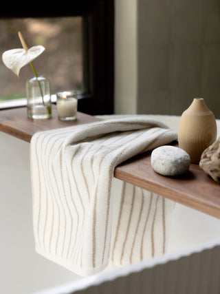 Luxe Hand Towels.